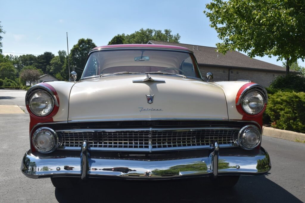 1955 FORD FAIRLANE Victoria
