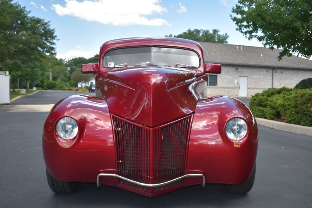 1940 FORD SEDAN