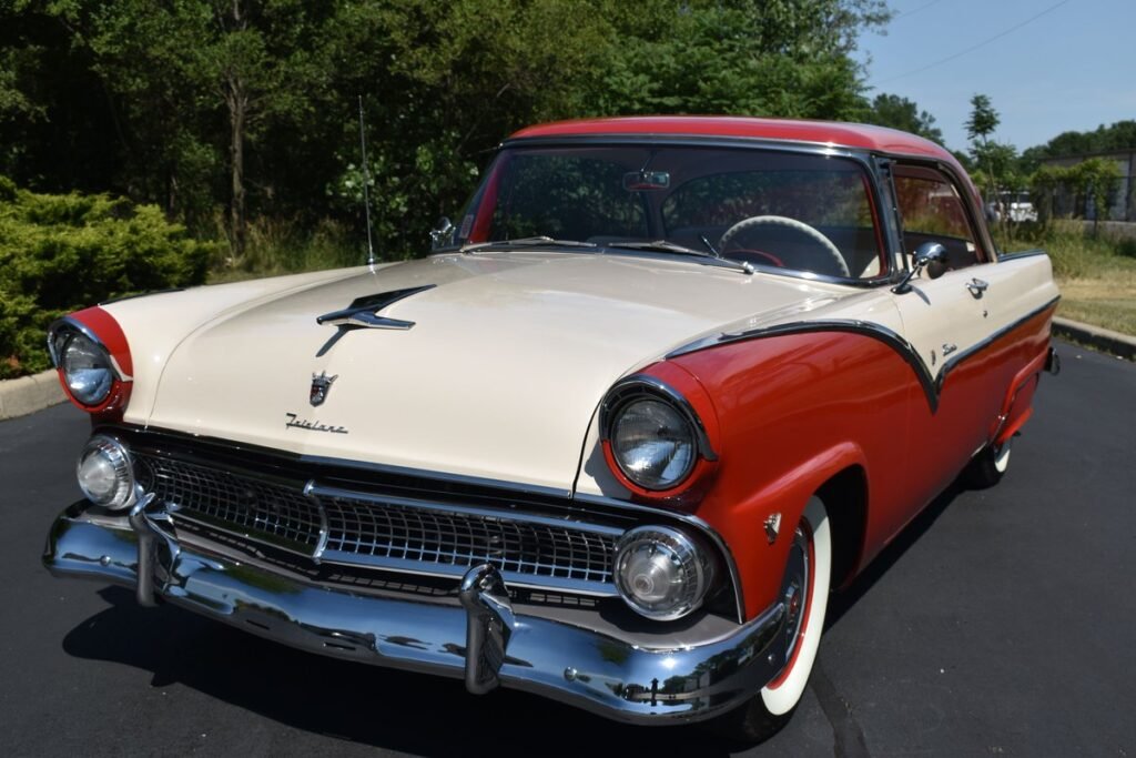 1955 FORD FAIRLANE Victoria