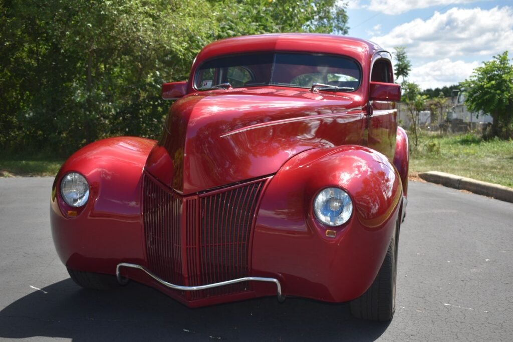 1940 FORD SEDAN