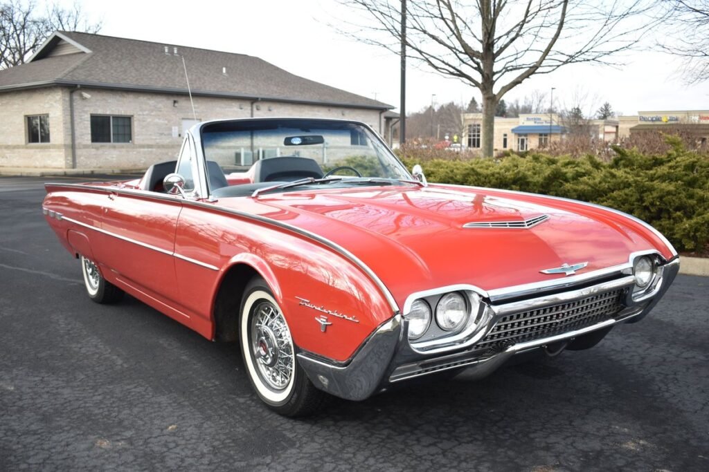 1962 FORD THUNDERBIRD