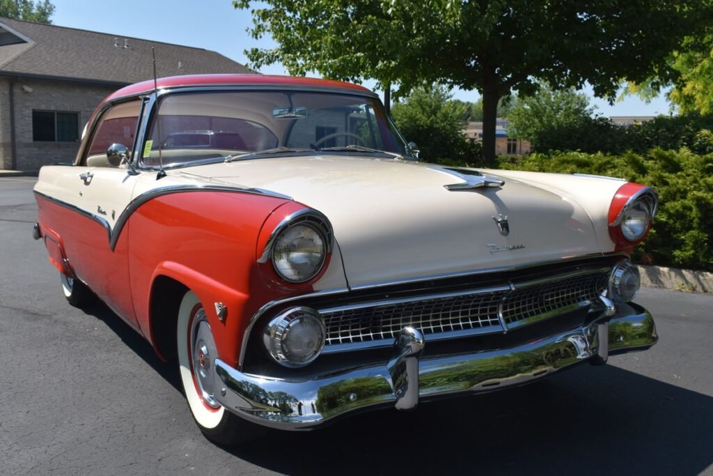 1955 FORD FAIRLANE Victoria