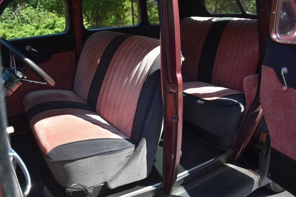 1938 FORD SEDAN
