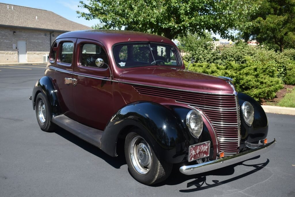1938 FORD SEDAN