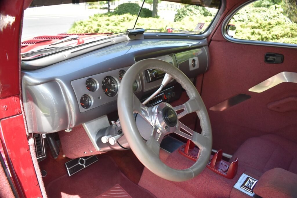 1940 FORD SEDAN
