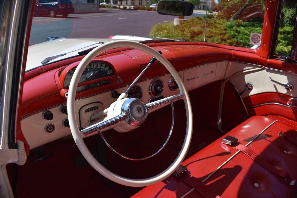 1955 FORD FAIRLANE Victoria
