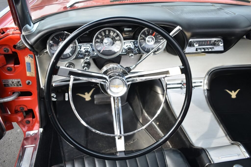 1962 FORD THUNDERBIRD