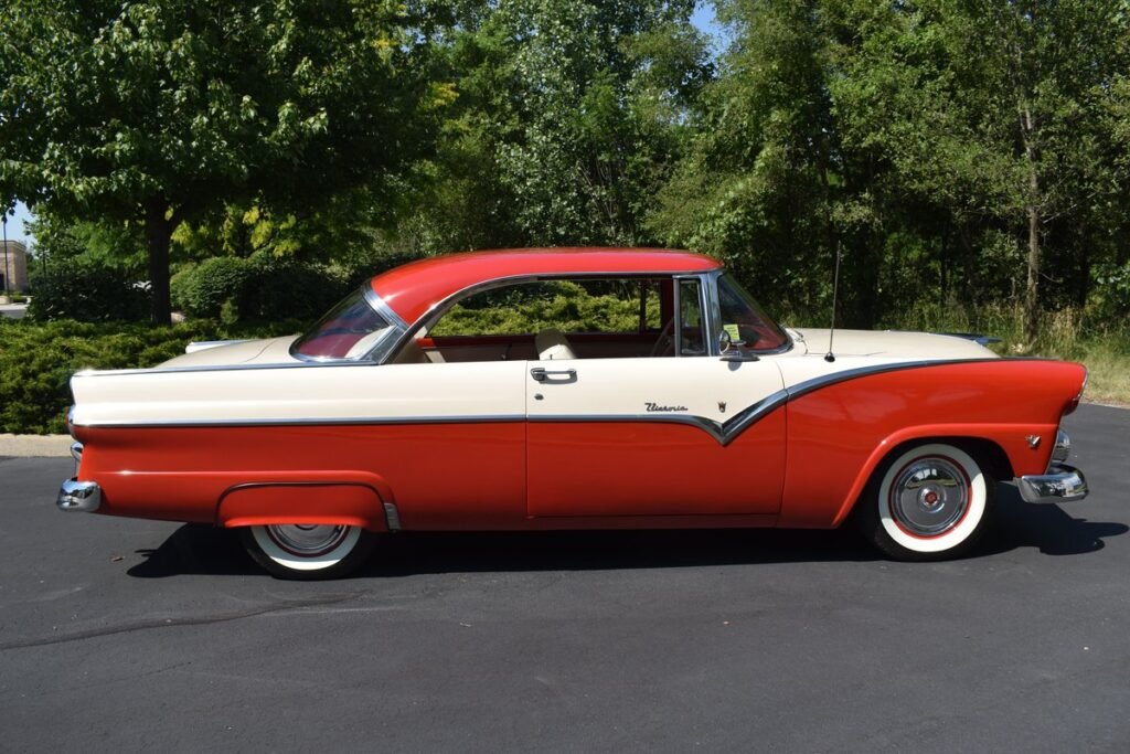 1955 FORD FAIRLANE Victoria